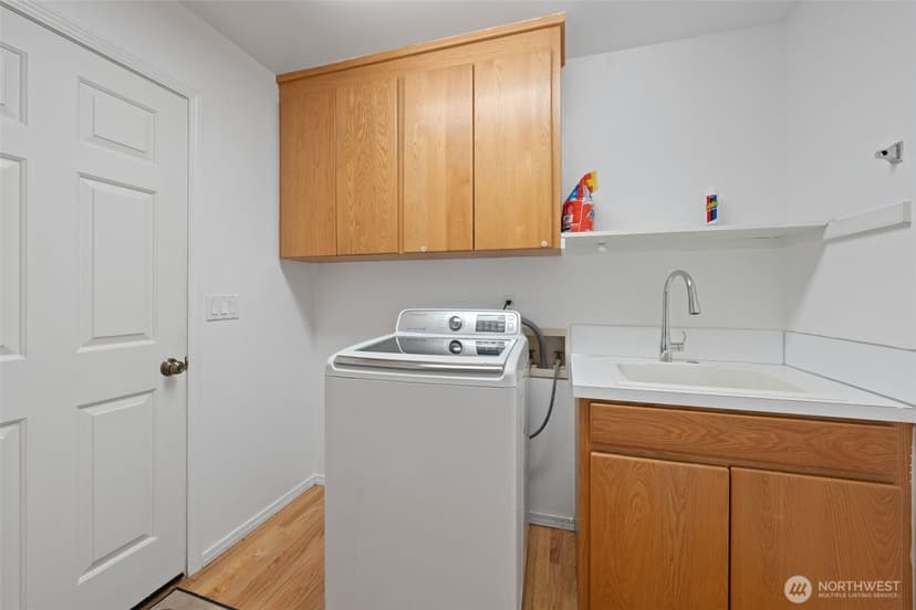 Property photo for 11721 Creekside Drive SW, Lakewood photo 31