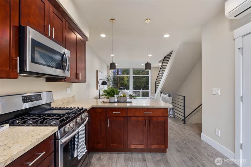 Property photo for 8517 7th Avenue S, Seattle photo 14