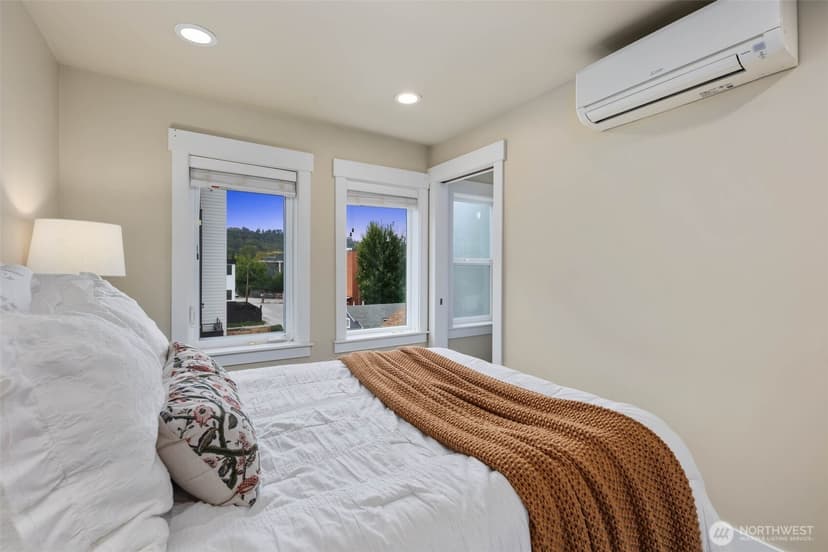 Property photo for 8517 7th Avenue S, Seattle photo 18