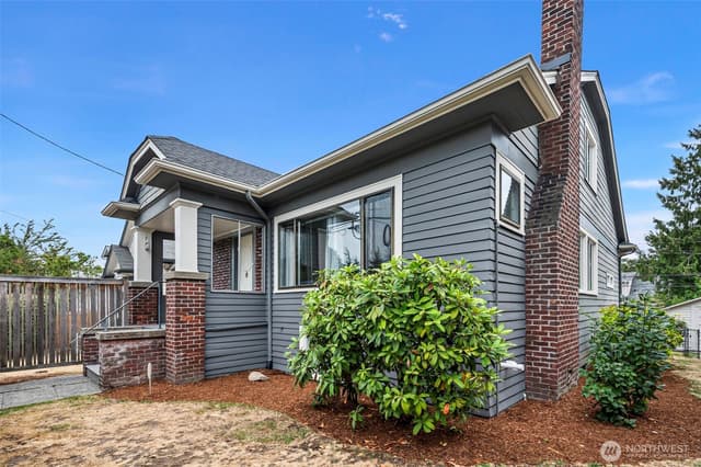 Property photo for 5020 7th Avenue NE, Seattle