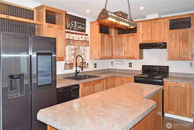 Property photo for 10302 Lakeview Avenue SW #50, Lakewood photo 3