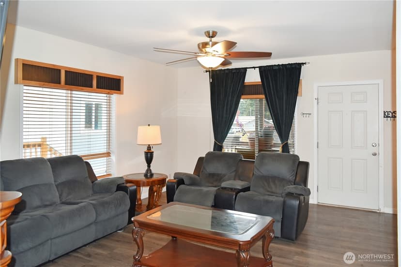 Property photo for 10302 Lakeview Avenue SW #50, Lakewood photo 9