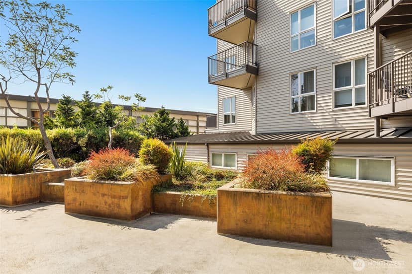 Property photo for 4020 Aurora Avenue N #411, Seattle photo 33
