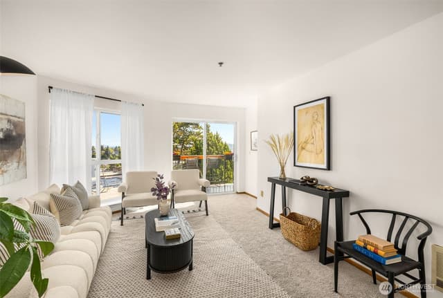 Property photo for 4020 Aurora Avenue N #411, Seattle photo 5