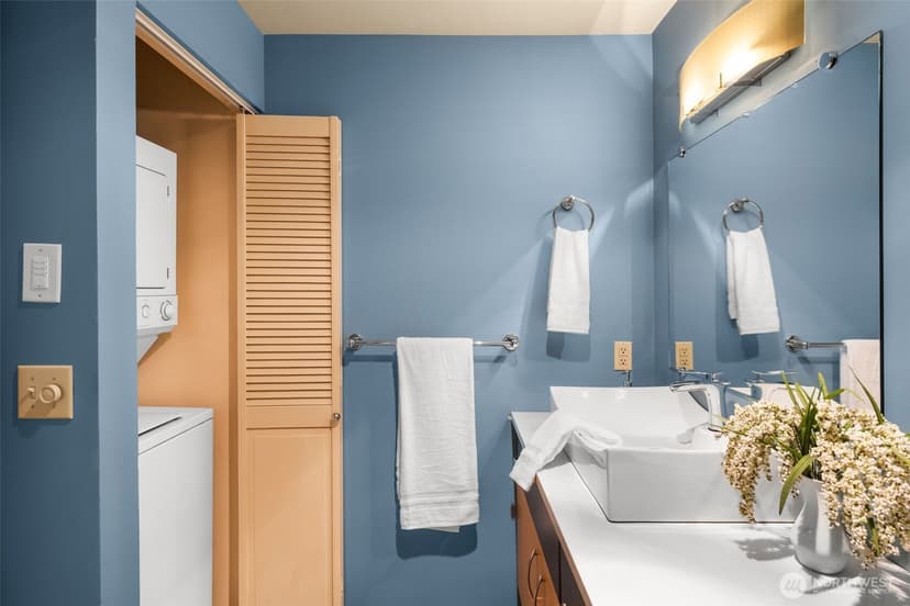 Property photo for 4020 Aurora Avenue N #411, Seattle photo 20