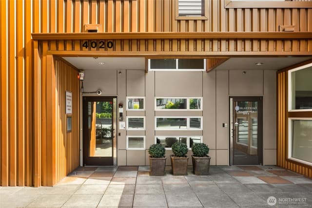 Property photo for 4020 Aurora Avenue N #411, Seattle photo 3