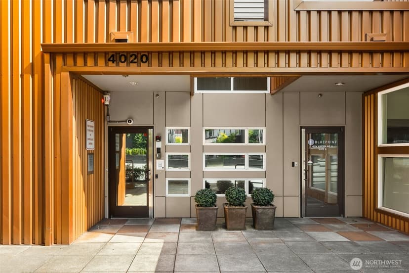 Property photo for 4020 Aurora Avenue N #411, Seattle photo 3