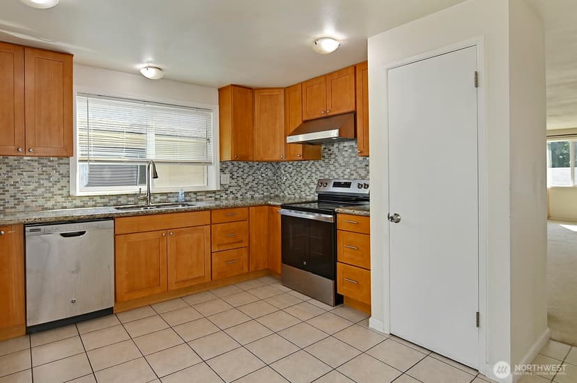 Property photo for 6818 Vista Avenue S, Seattle photo 7