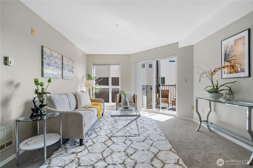 Property photo for 4020 Aurora Avenue N #302, Seattle photo 3