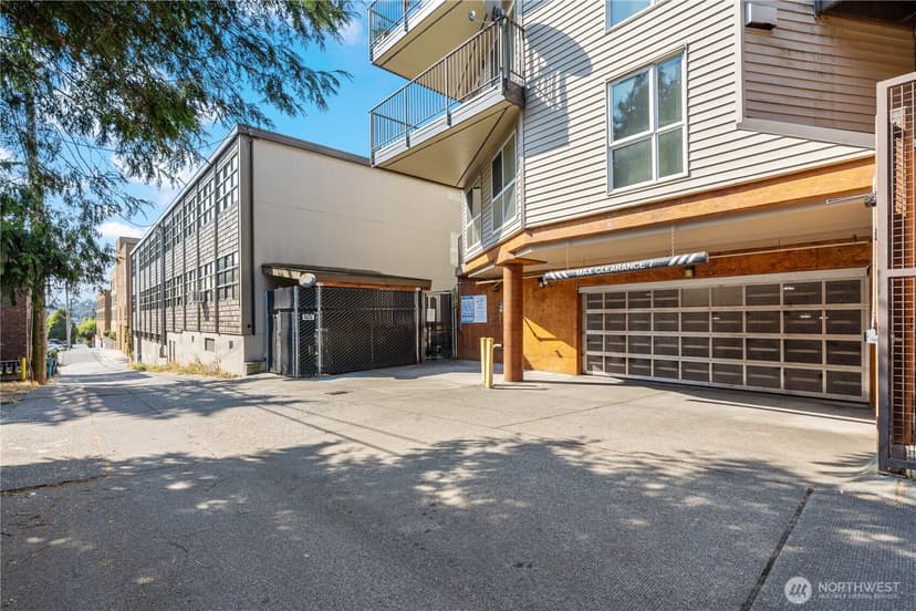Property photo for 4020 Aurora Avenue N #302, Seattle photo 22