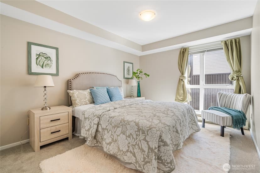 Property photo for 4020 Aurora Avenue N #302, Seattle photo 13