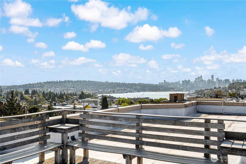 Property photo for 4020 Aurora Avenue N #302, Seattle photo 21