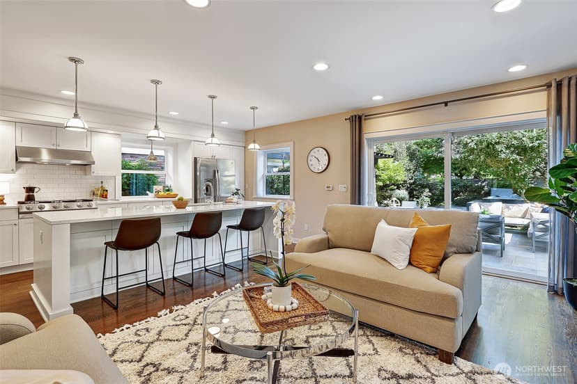Property photo for 1610 3rd Avenue N, Seattle photo 10