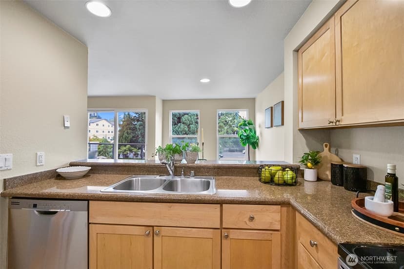 Property photo for 1311 12th Avenue S #A304, Seattle photo 17