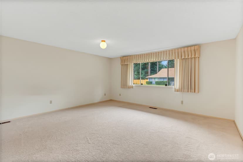 Property photo for 7902 Onyx Court SW, Lakewood photo 4