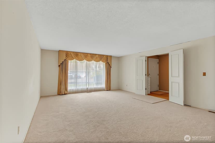 Property photo for 7902 Onyx Court SW, Lakewood photo 5