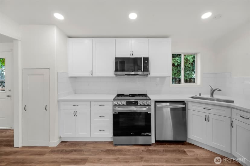 Property photo for 7301 NE 175th St Street #335, Kenmore photo 3