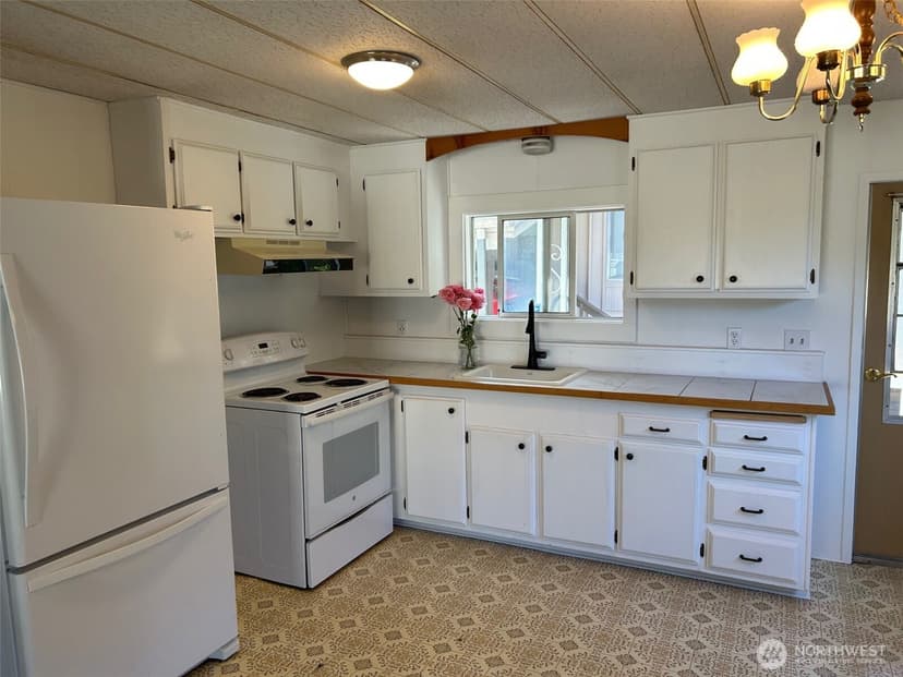Property photo for 600 NE Lincoln Road #41, Poulsbo photo 2