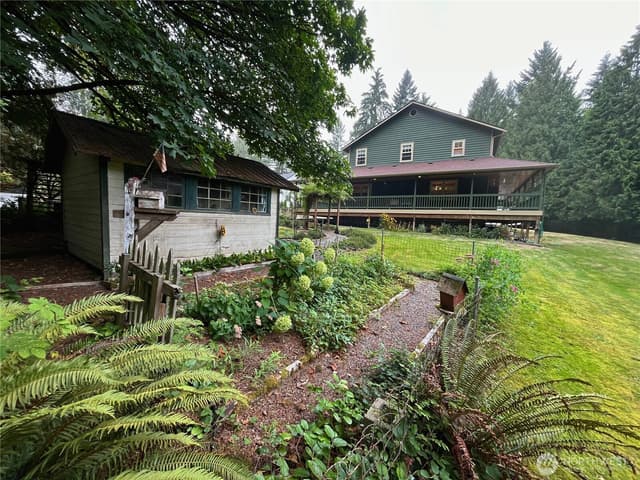 Property photo for 727 114th Street NE, Tulalip photo 2