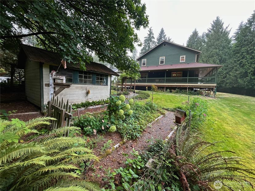 Property photo for 727 114th Street NE, Tulalip photo 2