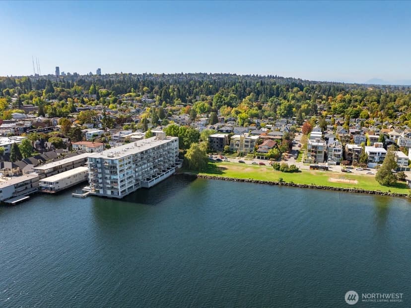 Property photo for 2040 43rd Avenue E #402, Seattle photo 34