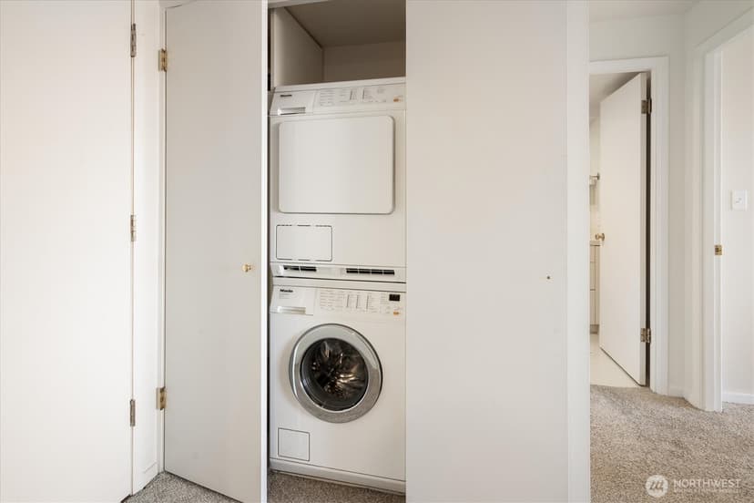 Property photo for 2040 43rd Avenue E #402, Seattle photo 21