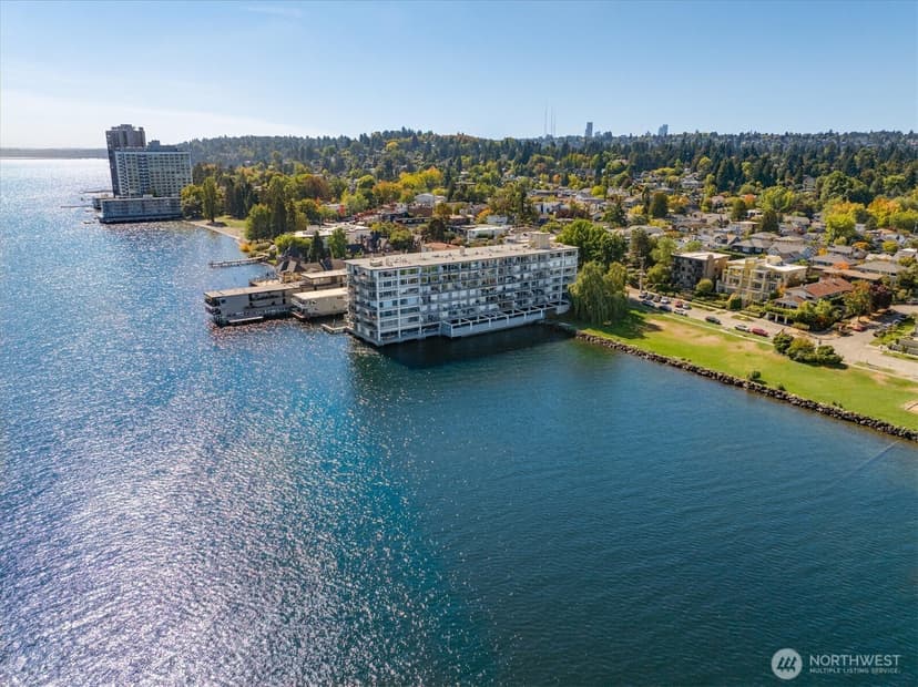 Property photo for 2040 43rd Avenue E #402, Seattle photo 32