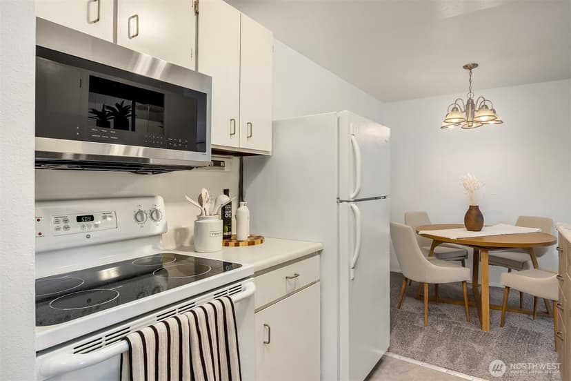 Property photo for 19428 Aurora Avenue N #427, Shoreline photo 10