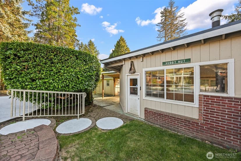 Property photo for 10828 Lake Steilacoom Drive SW, Lakewood photo 29