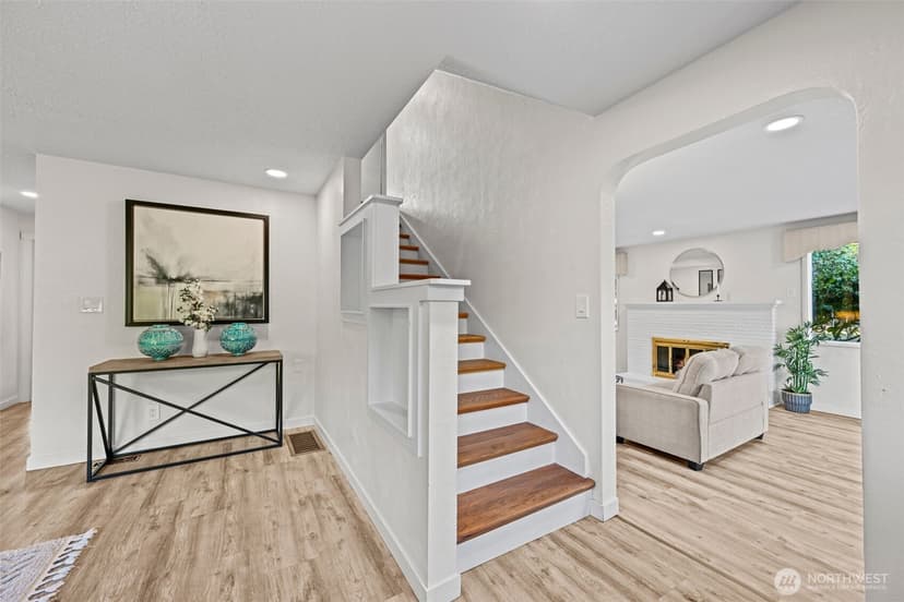 Property photo for 10828 Lake Steilacoom Drive SW, Lakewood photo 8