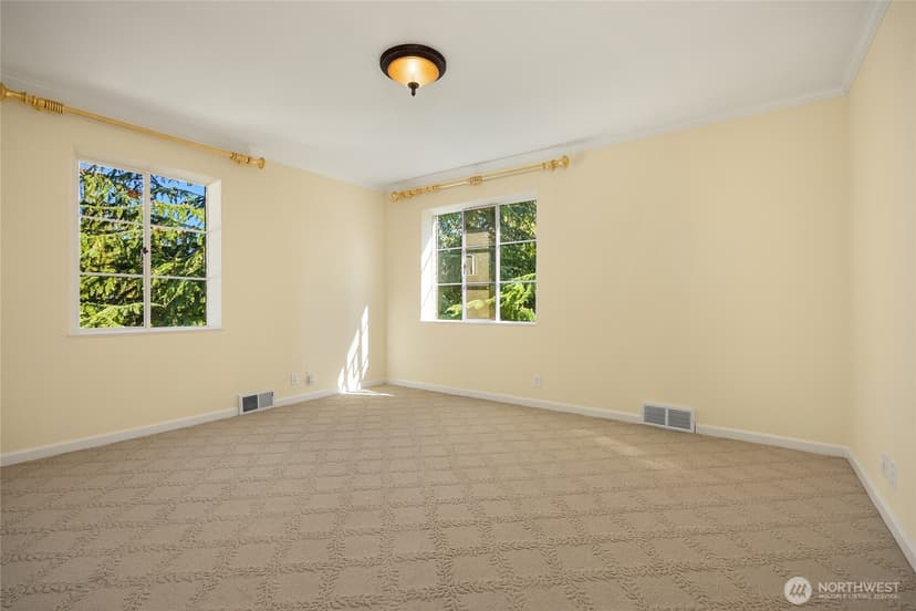 Property photo for 1960 Shenandoah Drive E, Seattle photo 33