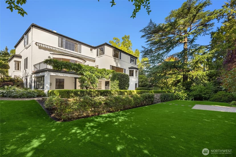Property photo for 1960 Shenandoah Drive E, Seattle