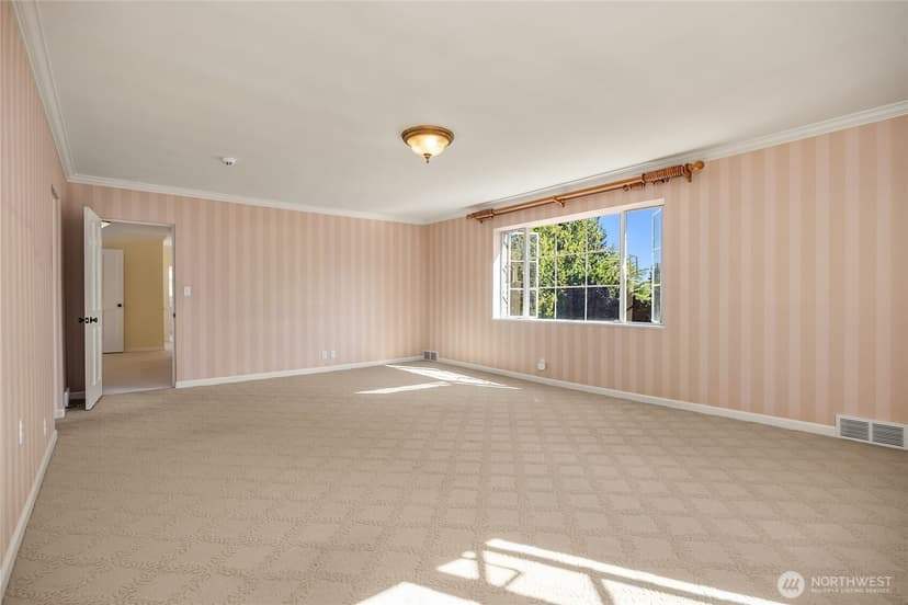 Property photo for 1960 Shenandoah Drive E, Seattle photo 26