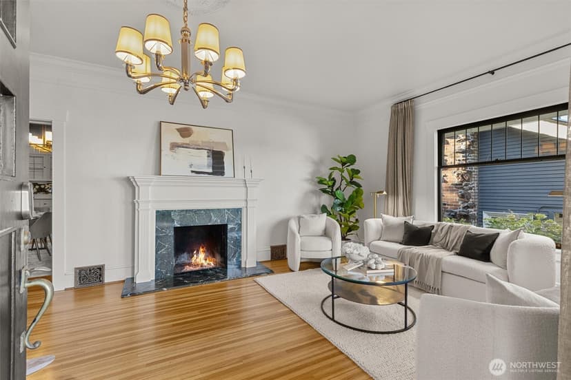 Property photo for 2553 5th Avenue N, Seattle photo 8