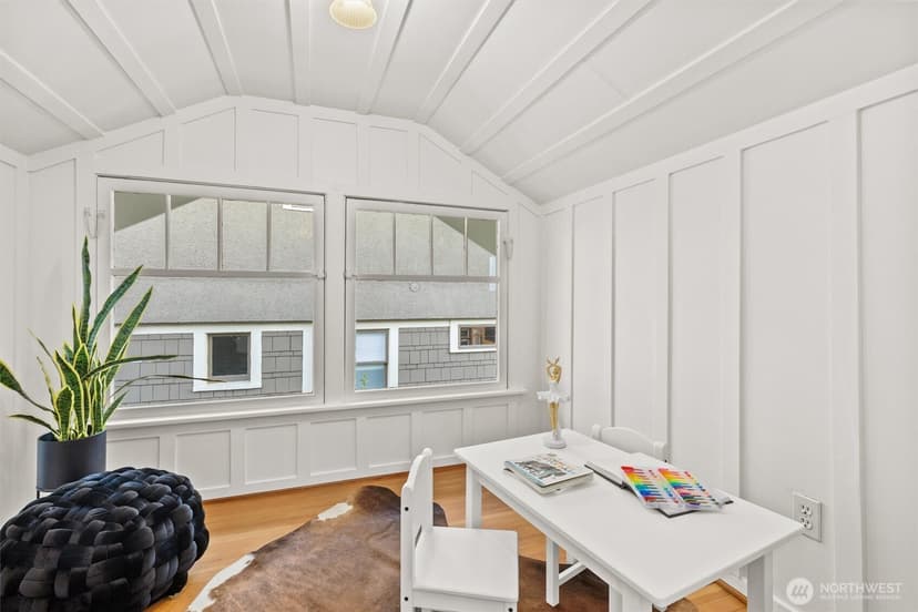 Property photo for 2553 5th Avenue N, Seattle photo 27