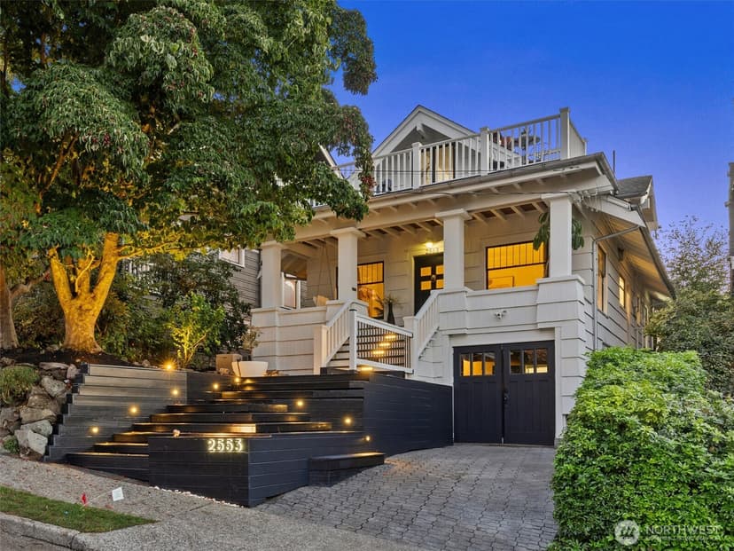 Property photo for 2553 5th Avenue N, Seattle