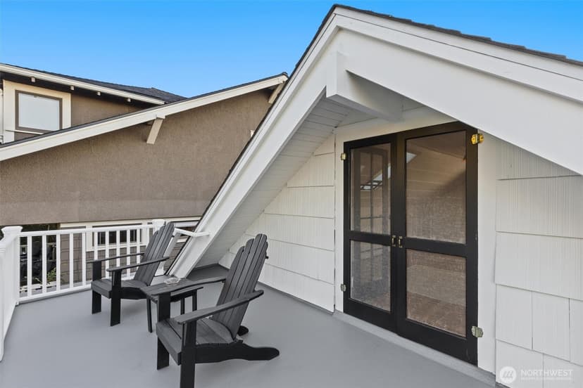 Property photo for 2553 5th Avenue N, Seattle photo 30