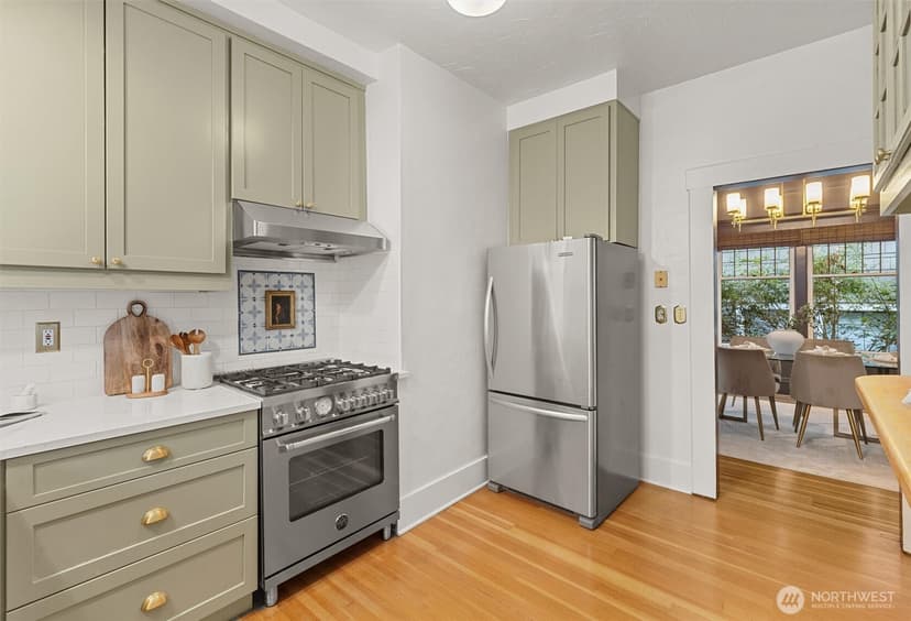 Property photo for 2553 5th Avenue N, Seattle photo 18