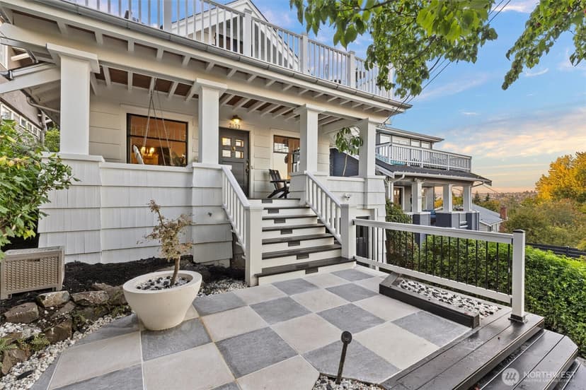 Property photo for 2553 5th Avenue N, Seattle photo 5