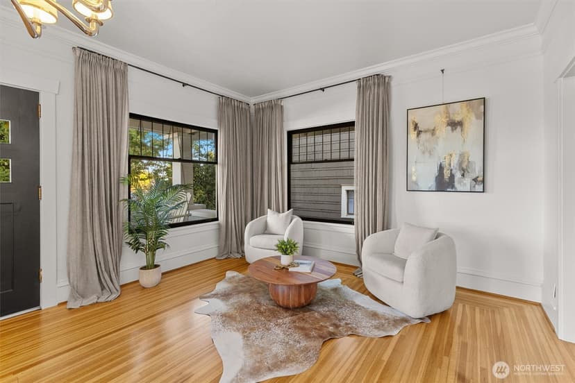 Property photo for 2553 5th Avenue N, Seattle photo 10