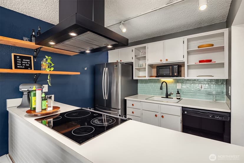 Property photo for 3661 24th Place W #406, Seattle photo 7
