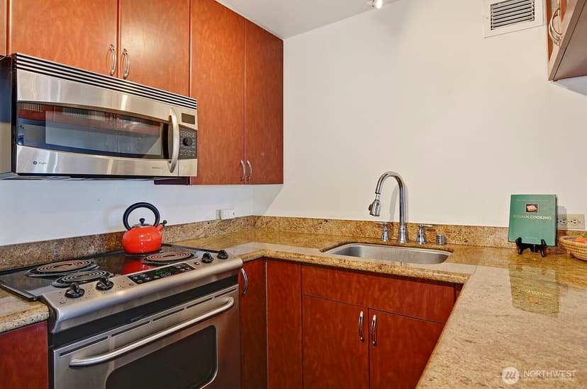 Property photo for 1105 Spring Street #709, Seattle photo 9