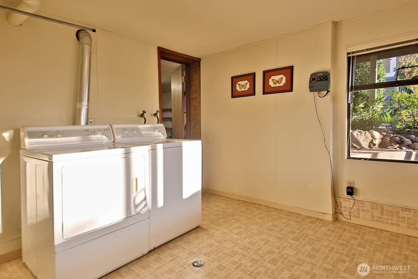 Property photo for 6160 Cherry Tree Court, Clinton photo 24