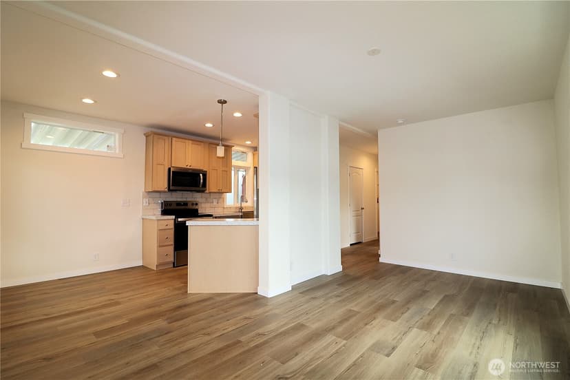 Property photo for 3421 S 182nd Street #186, SeaTac photo 4