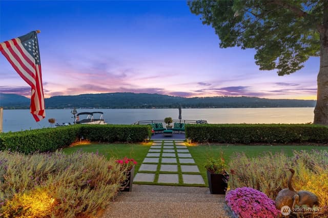 Property photo for 3829 E Lake Sammamish Shore Lane SE, Sammamish photo 4