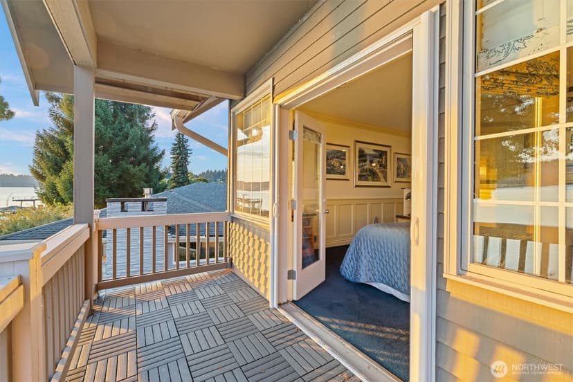 Property photo for 3829 E Lake Sammamish Shore Lane SE, Sammamish photo 18