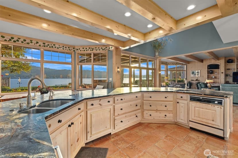 Property photo for 3829 E Lake Sammamish Shore Lane SE, Sammamish photo 9