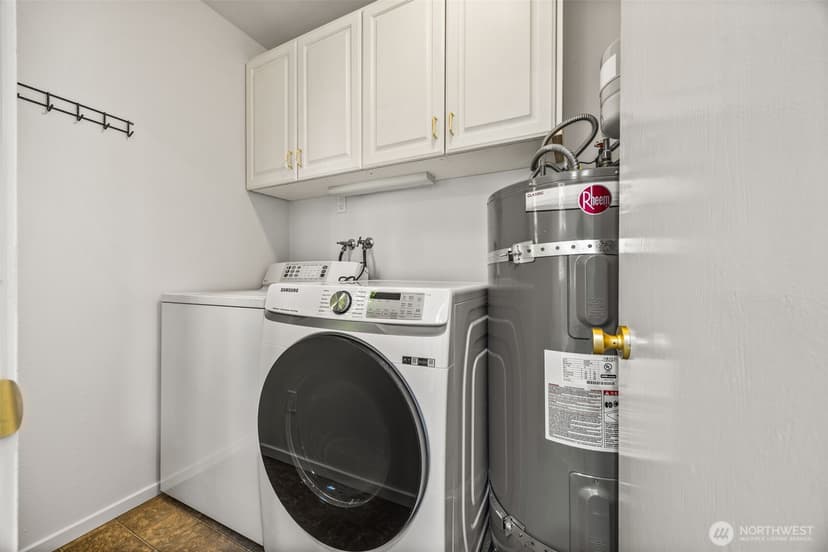 Property photo for 17442 NE 40th Place #D3, Redmond photo 19