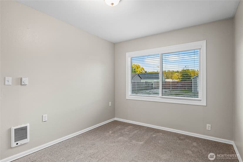 Property photo for 754 2nd Avenue N, Kent photo 10