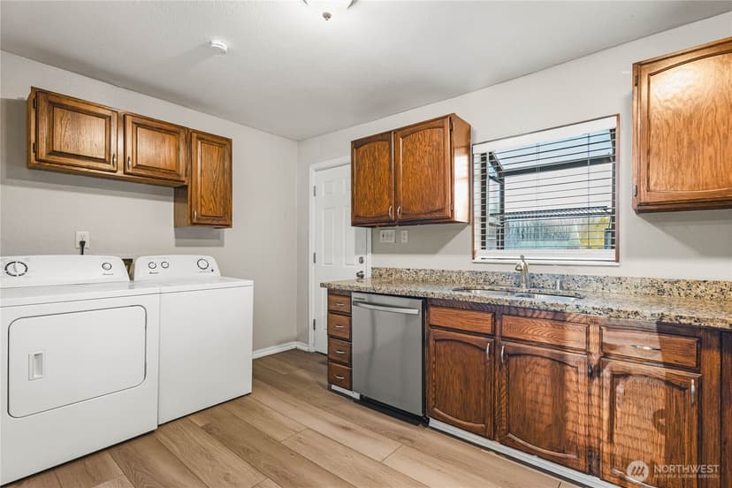 Property photo for 754 2nd Avenue N, Kent photo 8